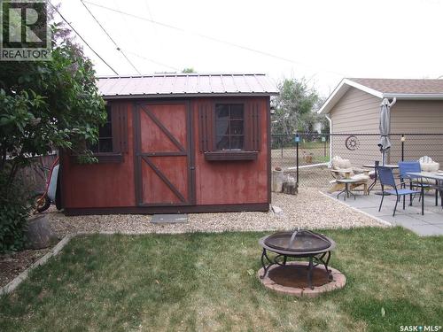 318 1St Street E, Leader, SK - Outdoor With Deck Patio Veranda With Exterior