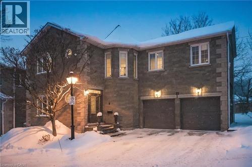 25 MANOR PARK Crescent Unit# 11  Guelph, ON N1G 1A2