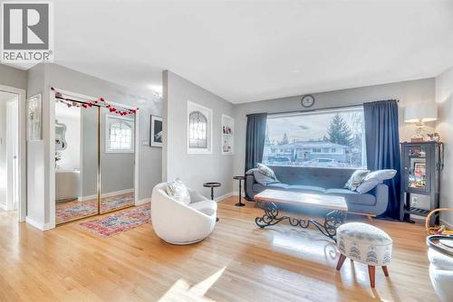 708 Allden Place Se, Calgary, AB - Indoor Photo Showing Living Room