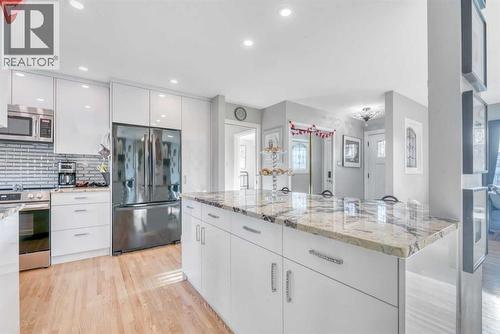 708 Allden Place Se, Calgary, AB - Indoor Photo Showing Kitchen With Upgraded Kitchen