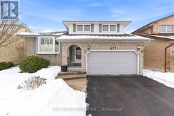 877 MOUNT ALLAN AVENUE  Oshawa (Northglen), ON L1J 7M7