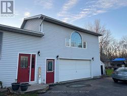 735 COUNTY RD 28 ROAD  Prince Edward County (Ameliasburg Ward), ON K8N 4Z7