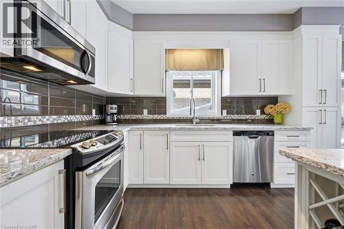 276 Dewdrop Crescent, Waterloo, ON - Indoor Photo Showing Kitchen With Upgraded Kitchen