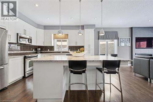 276 Dewdrop Crescent, Waterloo, ON - Indoor Photo Showing Kitchen With Upgraded Kitchen