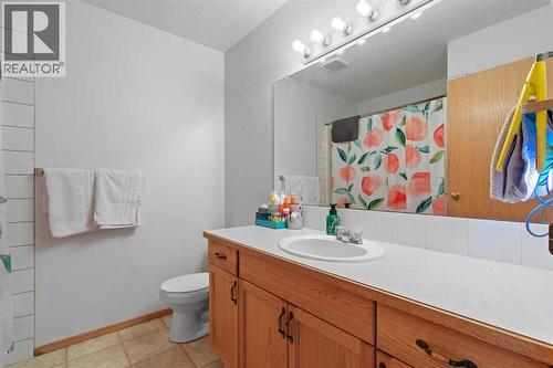 141 Silver Drive, Blackfalds, AB - Indoor Photo Showing Bathroom