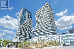 2039 - 20 INN ON THE PARK DRIVE  Toronto, ON M3C 0P8