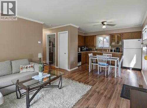 207-209 Inshes Avenue, Chatham, ON - Indoor Photo Showing Living Room