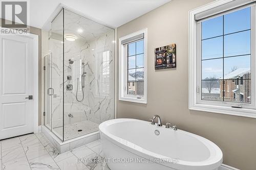 39 Cairns Gate, King, ON - Indoor Photo Showing Bathroom