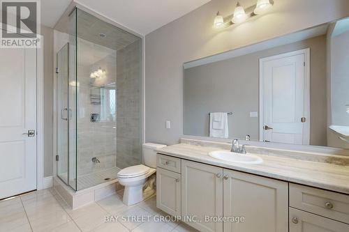 39 Cairns Gate, King, ON - Indoor Photo Showing Bathroom