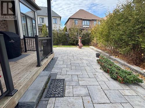 39 Cairns Gate, King, ON - Outdoor