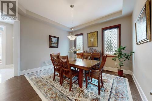 39 Cairns Gate, King, ON - Indoor Photo Showing Dining Room