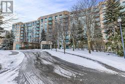 520 - 3 ELLESMERE STREET  Richmond Hill, ON L4B 4N2