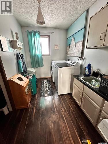 110 South Avenue E, Hafford, SK - Indoor Photo Showing Laundry Room