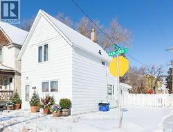 404 Fairford STREET W  Moose Jaw, SK S6H 1W2