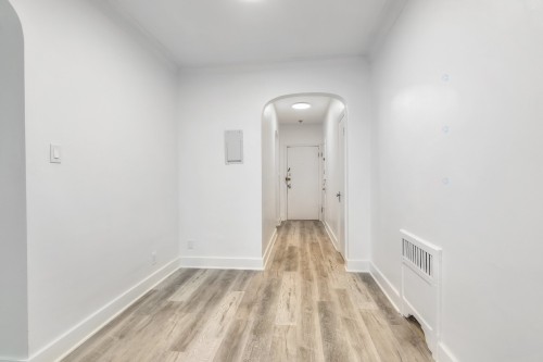 Salon - 38-4855 Ch. Queen-Mary, Montréal (Côte-Des-Neiges/Notre-Dame-De-Grâce), QC - Indoor Photo Showing Other Room