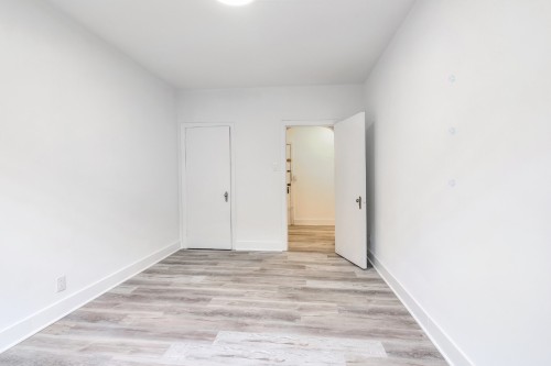 Chambre à coucher - 38-4855 Ch. Queen-Mary, Montréal (Côte-Des-Neiges/Notre-Dame-De-Grâce), QC - Indoor Photo Showing Other Room