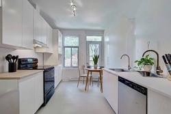 2700 Rue de Rozel  Montréal (Le Sud-Ouest), QC H3K 1T1