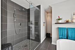 Ensuite bathroom - 