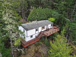 1302 Martock Rd  Sooke, BC V9Z 1B1