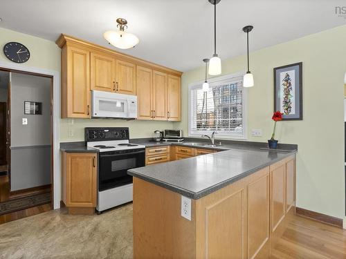 16 Canary Crescent, Halifax, NS 