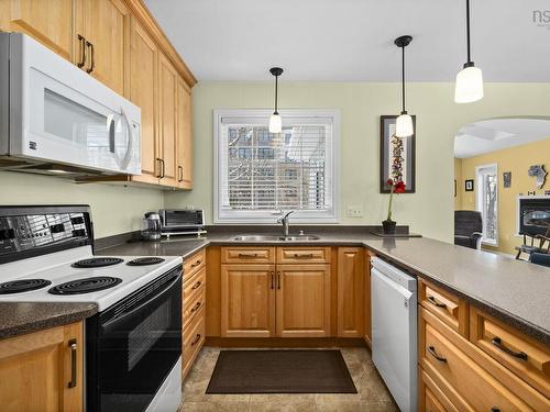 16 Canary Crescent, Halifax, NS 