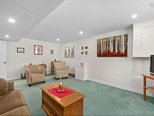 16 Canary Crescent, Halifax, NS 