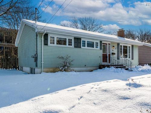 16 Canary Crescent, Halifax, NS 