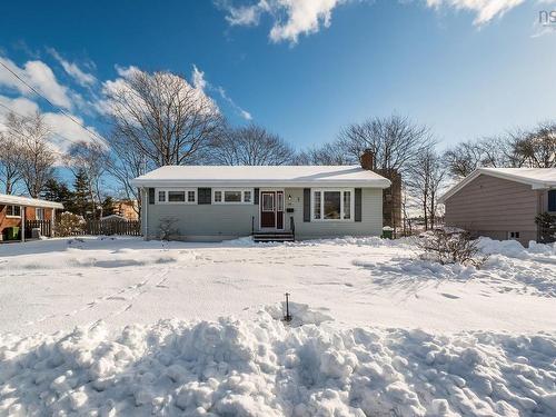 16 Canary Crescent, Halifax, NS 