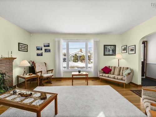 16 Canary Crescent, Halifax, NS 