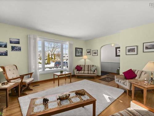 16 Canary Crescent, Halifax, NS 