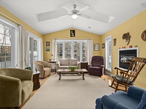 16 Canary Crescent, Halifax, NS 