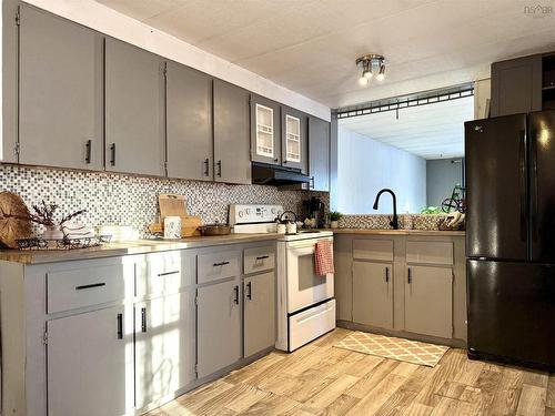 16 Brentwood Estates, Amherst, NS 