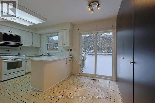 22 Cobblestone Drive, Markham, ON - Indoor Photo Showing Kitchen