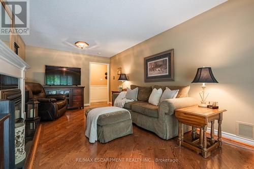 2054 Teeside Court, Mississauga, ON - Indoor Photo Showing Living Room
