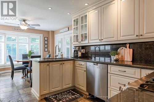 2054 Teeside Court, Mississauga, ON - Indoor Photo Showing Kitchen