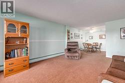 Great sight lines to the eating area - 