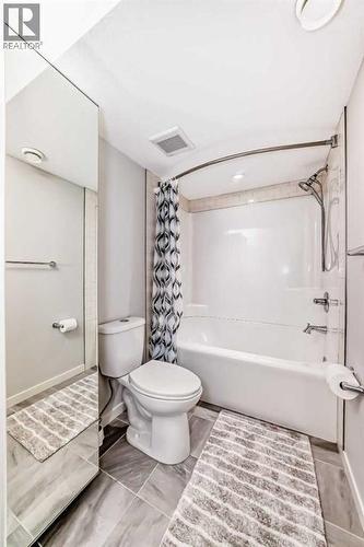 54 Seton Manor Se, Calgary, AB - Indoor Photo Showing Bathroom