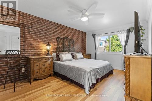 7 Pierpont Place, Mississauga, ON - Indoor Photo Showing Bedroom