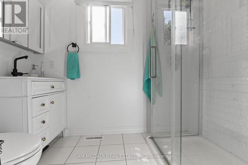 7 Pierpont Place, Mississauga, ON - Indoor Photo Showing Bathroom