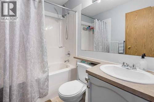 118 Bridleridge Way Sw, Calgary, AB - Indoor Photo Showing Bathroom
