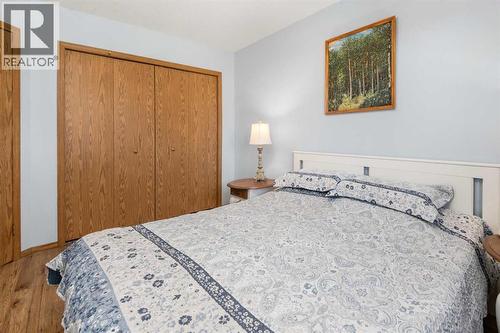 118 Bridleridge Way Sw, Calgary, AB - Indoor Photo Showing Bedroom