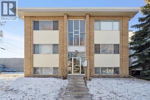 111 27 Avenue Nw, Calgary, AB - Outdoor