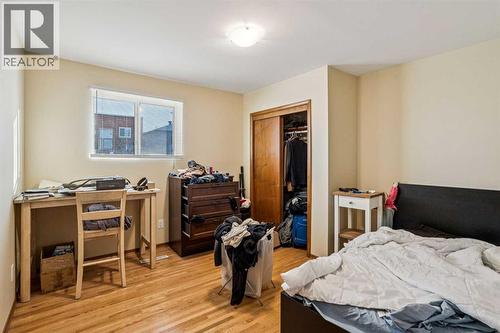 111 27 Avenue Nw, Calgary, AB - Indoor Photo Showing Bedroom