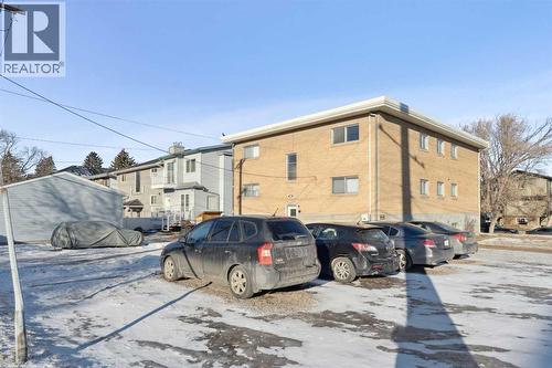 111 27 Avenue Nw, Calgary, AB - Outdoor