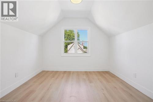 41 Cameron Avenue S, Hamilton, ON - Indoor Photo Showing Other Room