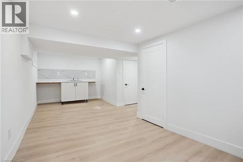 41 Cameron Avenue S, Hamilton, ON - Indoor Photo Showing Other Room