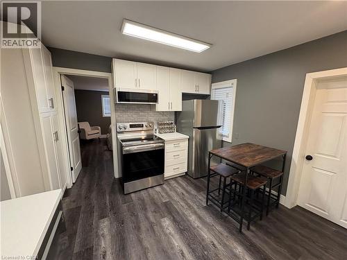 212 Rosslyn Avenue, Hamilton, ON - Indoor Photo Showing Kitchen With Stainless Steel Kitchen