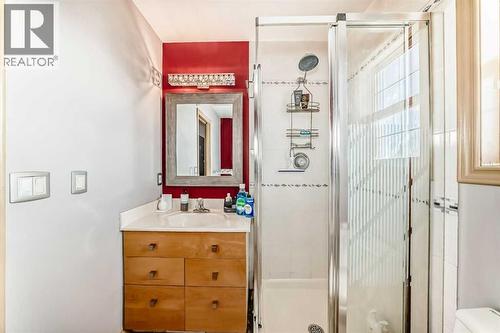 52 Douglas Ridge Close Se, Calgary, AB - Indoor Photo Showing Bathroom