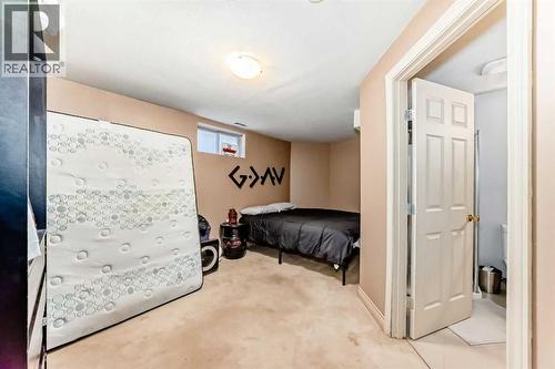 52 Douglas Ridge Close Se, Calgary, AB - Indoor Photo Showing Other Room