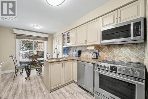 609 Four Winds Way, Mississauga, ON - Indoor Photo Showing Kitchen With Double Sink